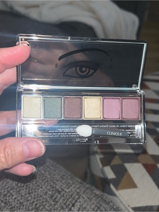 Clinique Other - New Clinique Eyeshadow Pallet